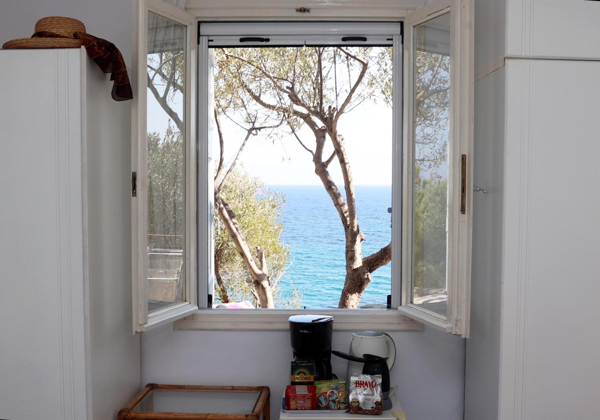 Δωμάτια Κόκκινος Πύργος Plomari ภายนอก รูปภาพ