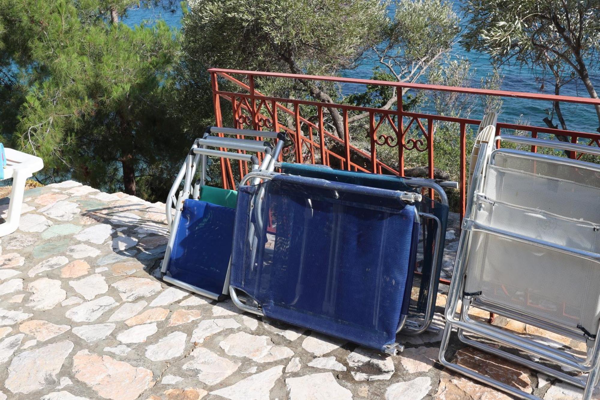 Δωμάτια Κόκκινος Πύργος Plomari ภายนอก รูปภาพ