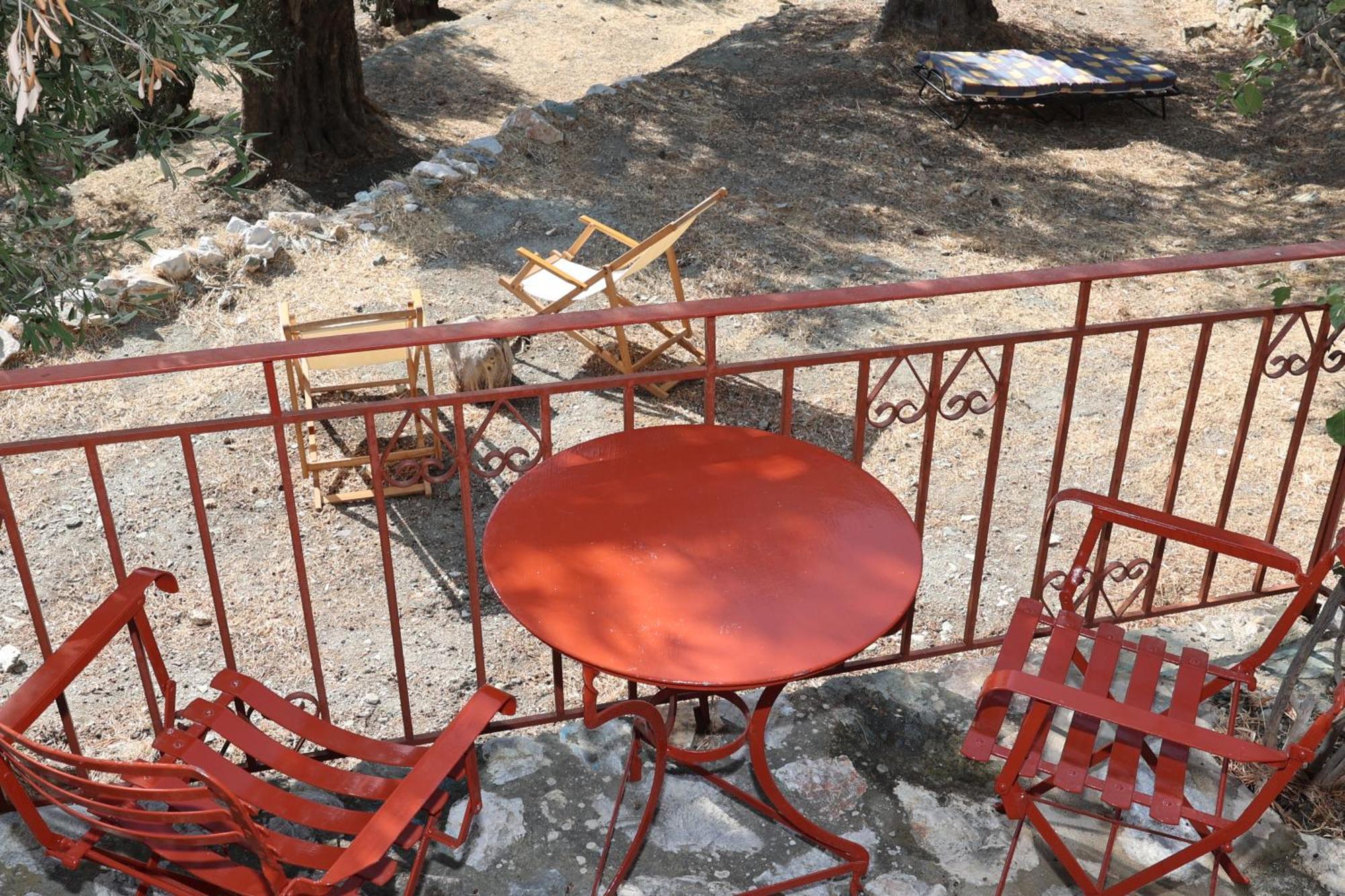 Δωμάτια Κόκκινος Πύργος Plomari ภายนอก รูปภาพ