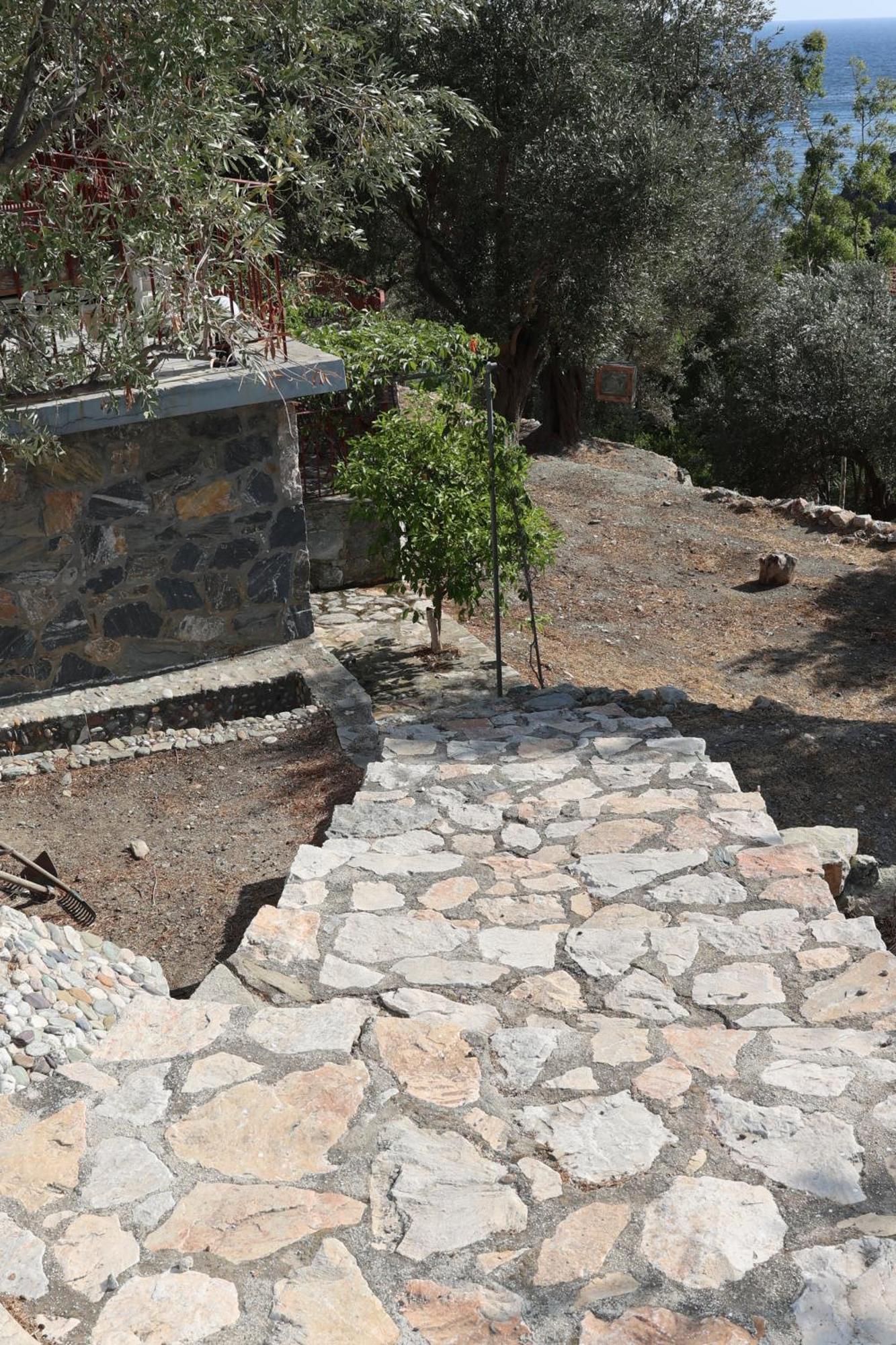 Δωμάτια Κόκκινος Πύργος Plomari ภายนอก รูปภาพ