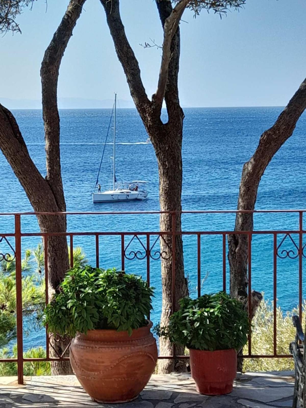 Δωμάτια Κόκκινος Πύργος Plomari ภายนอก รูปภาพ